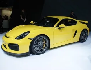 Porsche Cayman GT4, yüzünü gösterdi