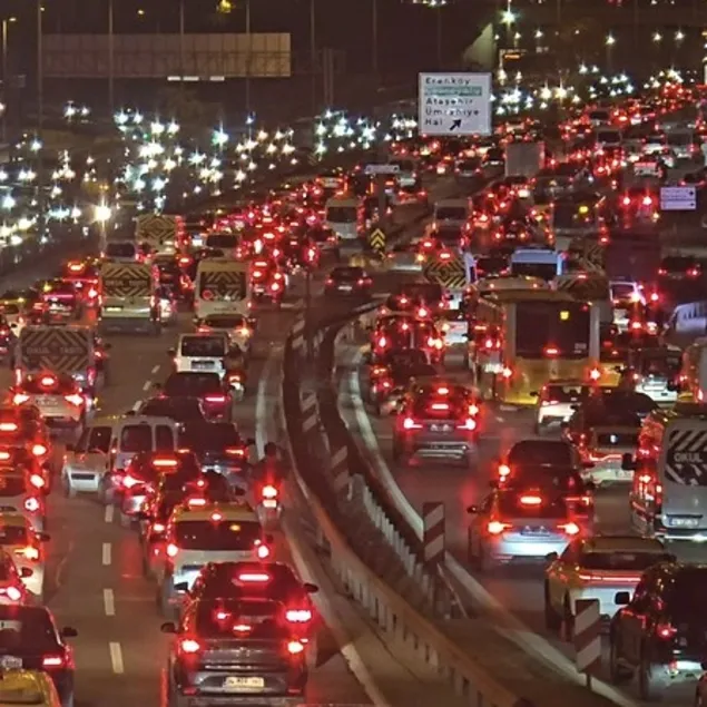 İstanbul’da mesai sonrası trafik felç!