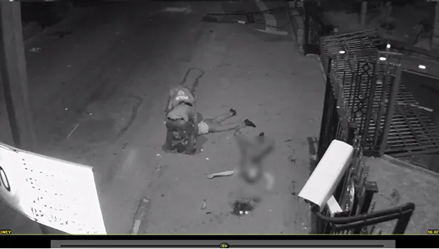 Şehit vatandaşların cenazelerini kaldırıma bıraktılar-6