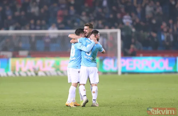 Trabzonspor - Gaziantep FK maçında ilginç olay! Arda Akbulut kaleye geçince Muhammet Taha Tepe maça motosikletle yetişti - 11