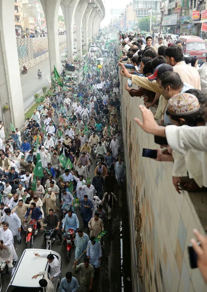 Pakistan'da Navaz Şerif'e destek gösterisi düzenledi-2