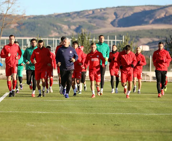 1636650225939.jpg Trabzonspor'dan Uğur Çiftçi çıkarması! Rıza Çalımbay teklifi duyurdu-3