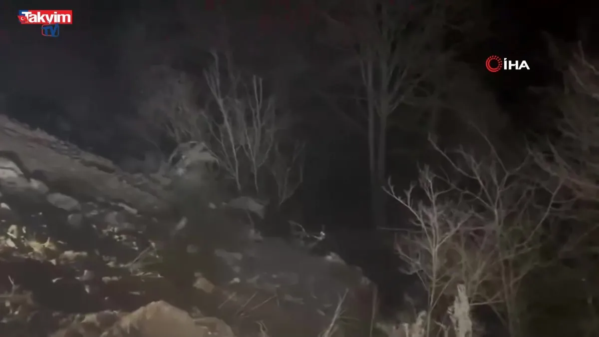 Ardahan'da feci kaza: Kamyon devrildi! 1 ölü