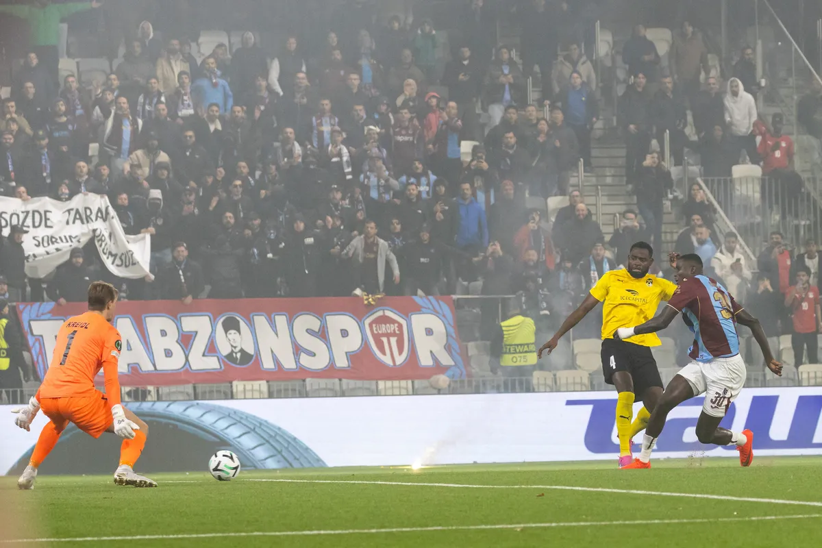 1792245675789.jpg Trabzonspor'un yıldızı Beşiktaş derbisini kaçırabilir! Yerine oynayacak isim netleşti-3