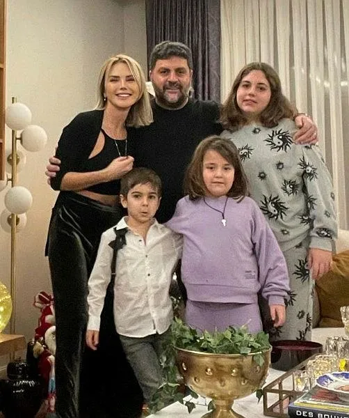ece-erkenin-esi-safak-mahmutyazicioglu-cinayetinde-mutalaa-aciklandi-iste-katiller-icin-istenen-ceza-1701700088773.jpeg Ece Erken'in eşi Şafak Mahmutyazıcıoğlu cinayetinde mütalaa açıklandı! İşte katiller için istenen ceza-1