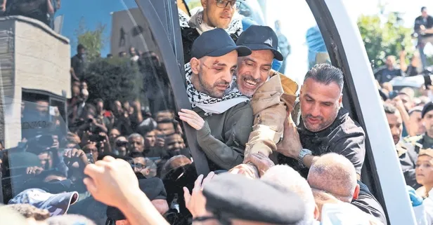 Anneler evlatlarına çocuklar babalarına kavuştu