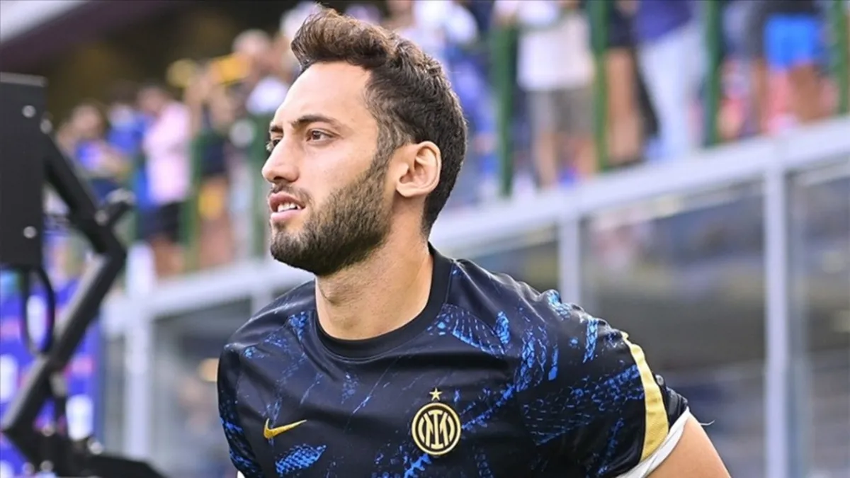İtalyanlar kapıyı kapattı: Hakan Çalhanoğlu gelecek sezon da Inter forması giyecek