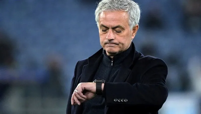 fenerbahceye-transferde-buyuk-sok-tam-bitti-derken-gelen-aciklama-sasirtti-1721050359929.jpeg Fenerbahçe'ye transferde büyük şok! Tam bitti derken gelen açıklama şaşırttı-4