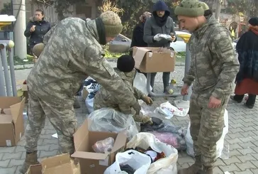 Mehmetçik deprem bölgesinde aralıksız çalışıyor!