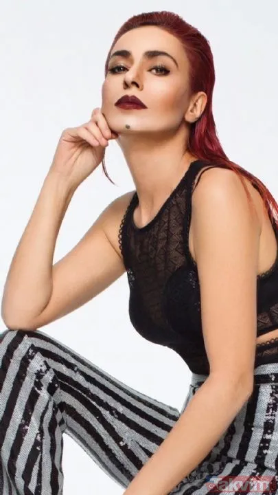 Yıldız Tilbe'den hayranına trafikte teselli "Canın sağ olsun bir daha seversin" Trafikte dert dinleyen Yıldız Tilbe... - 2