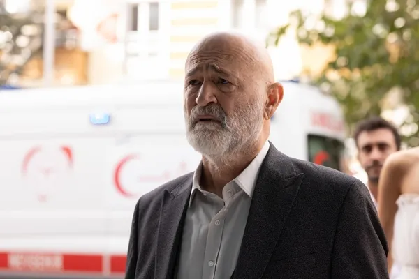 safir-8-bolum-nefes-kesecek-gercekleri-ogrenme-telasi-artiyor-1697804949803.jpg Safir 8. bölüm nefes kesecek: Gerçekleri öğrenme telaşı artıyor!-4