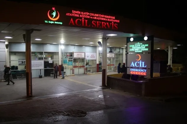 İzmir'de bıçaklı kavga: 1 yaralı
