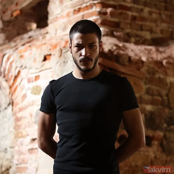 Kubilay Aka’nın kız kardeşini gören dilini ısırdı güzelliğiyle dikkat çekti! Abi-kardeşin benzerliği ağızları açık bıraktı - 1