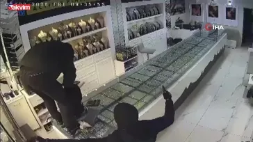 Batman'da kuyumcu soygunu kamerada!