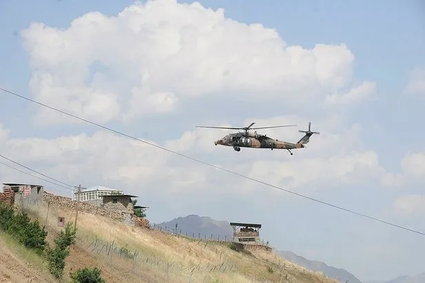 helikopterle-daglara-atildi-pkkli-teroristlere-teslim-ol-cagrisi-1667808669734.jpeg Helikopterle dağlara atıldı! PKK'lı teröristlere 'teslim ol' çağrısı-2