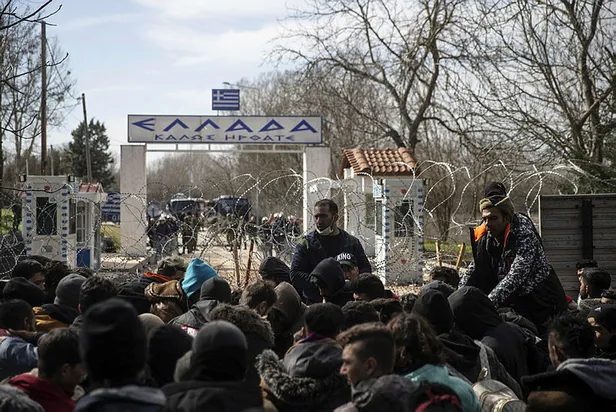 Yunanistan'ın mültecilere orantısız müdahalesi Avrupa basınında: AB sınırında insanlık ölüyor!-3
