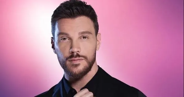 40-yasindaki-sinan-akcil-bekarlik-yerine-gore-sultanlik-deyip-bombalari-art-arda-patlatti-genc-popcu-aleyna-ti-1657572962016.jpg 40 yaşındaki Sinan Akçıl ‘bekarlık yerine göre sultanlık’ deyip bombaları art arda patlattı! Genç popçu Aleyna Tilki’yi arayıp...-2