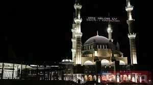 Hırka-İ Şerif Camii Dibek Camii Fevziye Küçük Efendi Camii Gazi Ahmet Paşa Camii Hacı Hamza Camii Has Odabaşı Behruzağa Camii Hoca Üveys Camii İskenderpaşa...