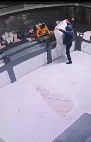 Çuvallarla altın çaldılar! Beykoz'da kuyumcuda milyonluk soygun