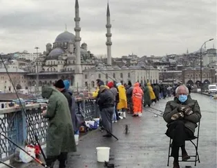 Bernie Sanders sosyal medyanın diline düştü! Eldivenli fotoğrafına montaj üstüne montaj yapıldı