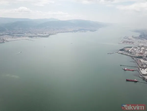 SON DAKİKA: İstanbul'a kadar dayandı: Kocaeli Körfez'de deniz turkuaz renge döndü! TÜBİTAK numune aldı - 6