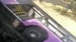 Sarıyer’de halk otobüsü devrildi