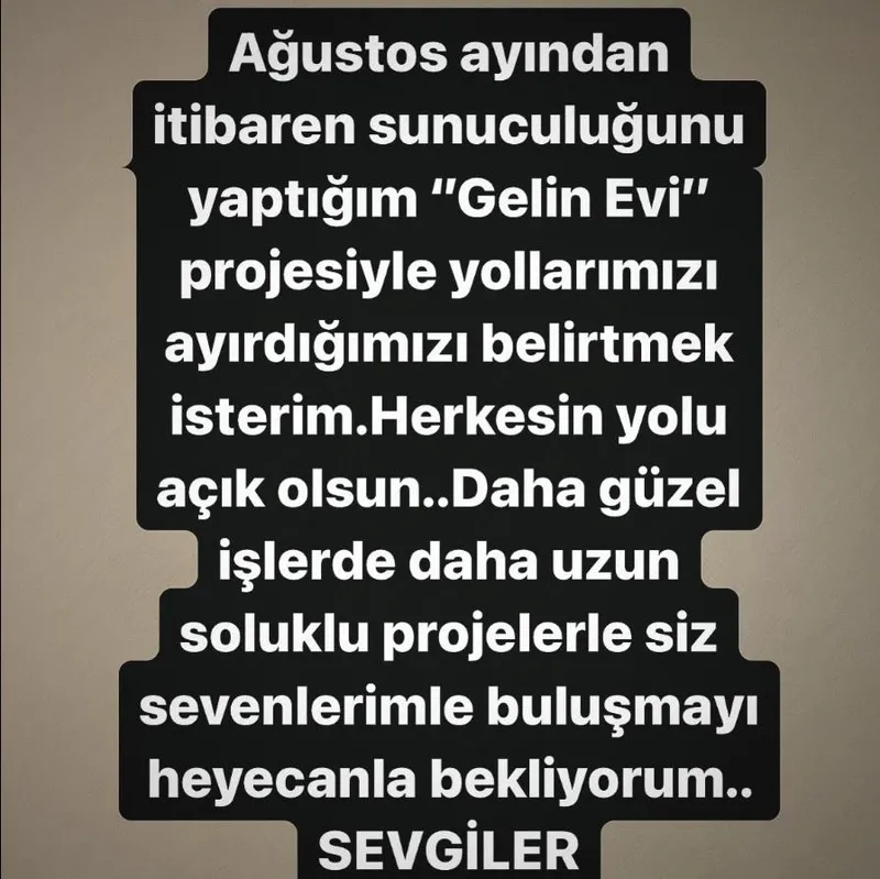 gelin-evinde-ezgi-sertel-soku-ayrilip-ayrilmadigi-merak-konusuydu-beklenen-aciklama-geldi-1730045360538.jpeg