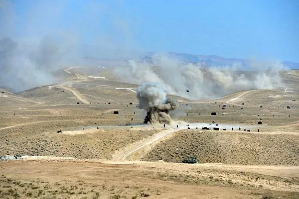Türkiye ve Azerbaycan dünyaya korku saldı! 2 bin 600 asker 200 tank...-3