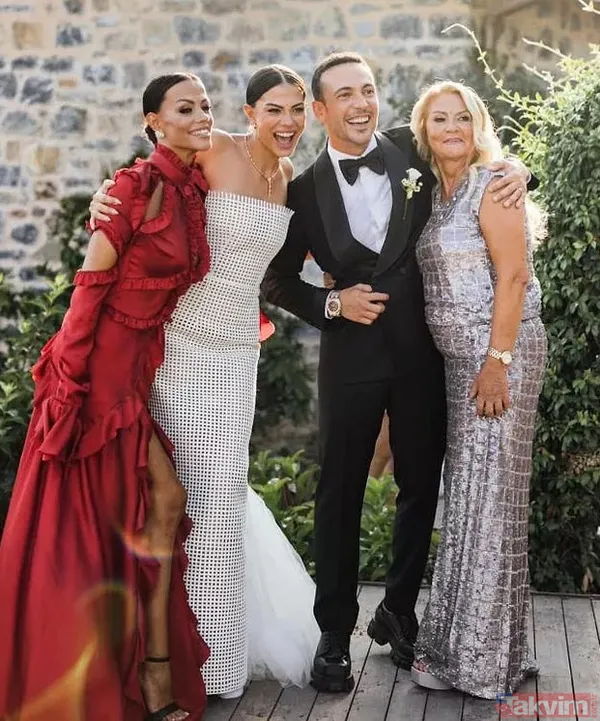 Oğuzhan Koç'la evlenen Demet Özdemir'in ablası Derya hakkında Mustafa Sandal gerçeği! Anne ve babasının boşanma sebeplerinden - 22