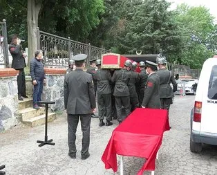 Darbenin yıl dönümünde gömüldü!