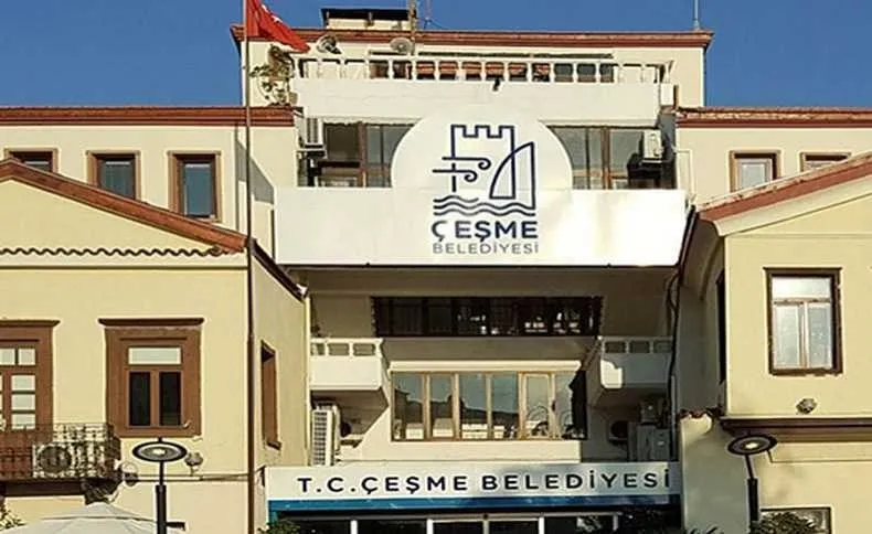 cesme-belediyesindeki-kirli-cark-kari-koca-kavgasiyla-ifsa-oldu-1780393388831.jpeg Çeşme Belediyesi'nde kirli çark! Efe Sağlamer'den eşi Buğçe Sağlamer ve personele rüşvet suçlaması: Aralarında bölüşüyorlar-5