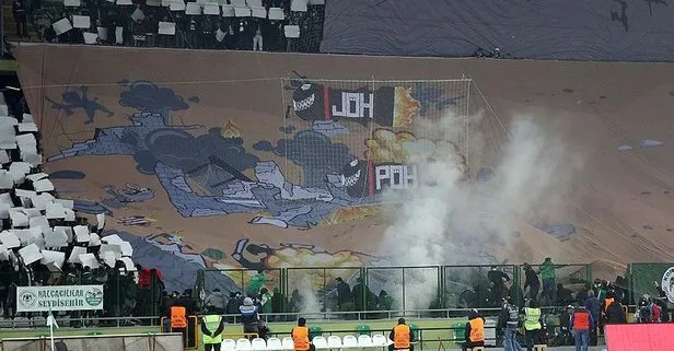 Konyaspor taraftarından muhteşem ’Afrin’ koreografisi!