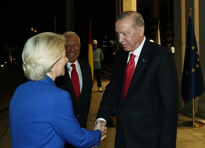 baskan-erdogan-ab-liderlerini-calisma-yemeginde-kabul-etti-1783544156680.jpeg Başkan Erdoğan'dan AB'ye "üyelik süreci" vurgusu: Yeniden canlandırılmalı-4