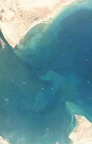 Evergreen, Süveyş'i kilitledi! 400 dev markanın 300 gemisi bekliyor...