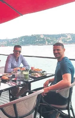 ‘Grip oldu’ denilen RVP Boğaz’da yemekte