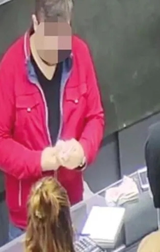 SON DAKİKA: Dolandırıcılardan altın günü oyunu! Ev hanımlarıyla piyasaya sürdüler