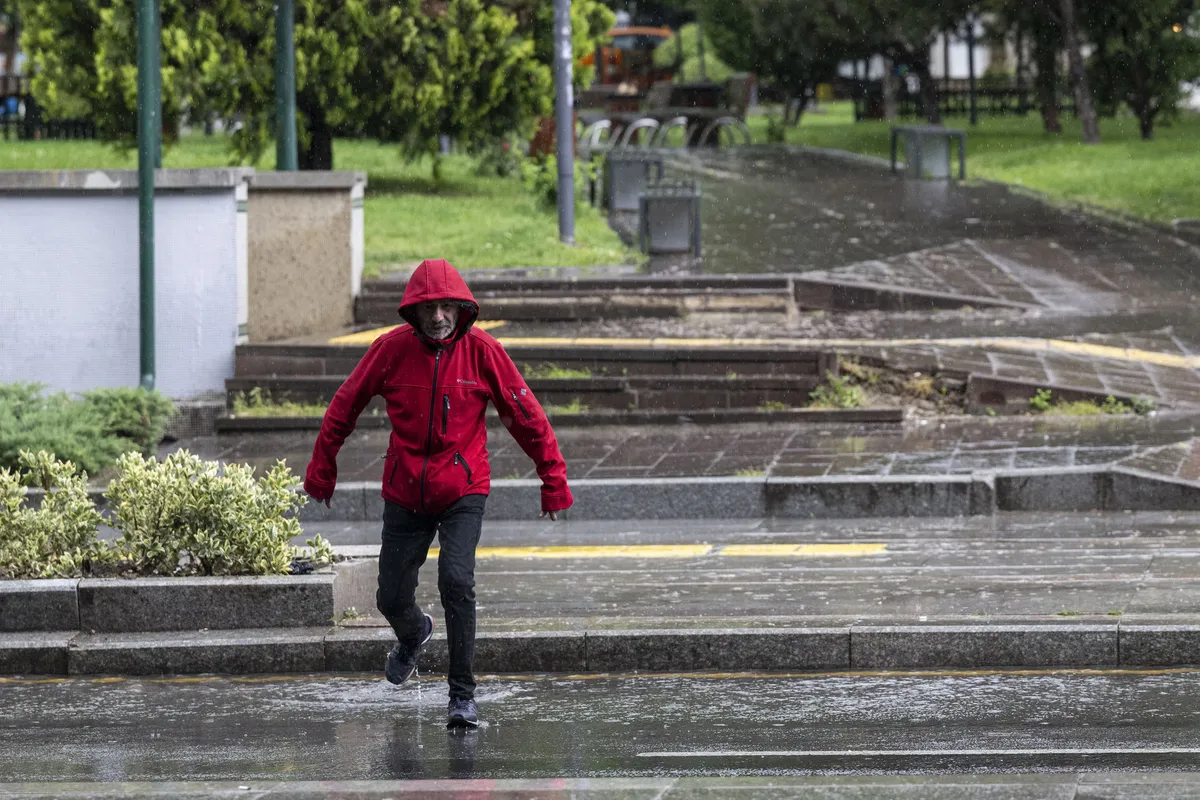 1779942269961.jpg Meteoroloji’den sağanak ve kar uyarısı: 20 il için sarı kod verildi! İstanbul, Ankara...-6