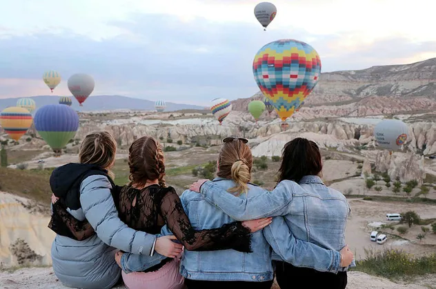 Milyonlarca yabancı Kapadokya'ya akın etti