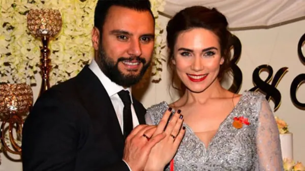 alisan-esi-buse-varol-kimdir-alisan-esi-kimdir-alisan-kaza-son-dakika-esi-cocugu-son-durum-nedir-1593004918766.jpg Alişan eşi Buse Varol kimdir? Alişan eşi kimdir? Alişan kaza son dakika eşi çocuğu son durum nedir?-3