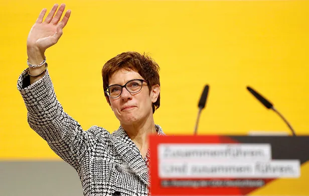 Son dakika: Merkel'in halefi belli oldu!-1