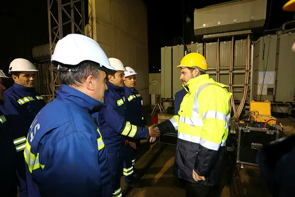 Kesintisiz elektrik için 10 bin kişi sabahladı-2