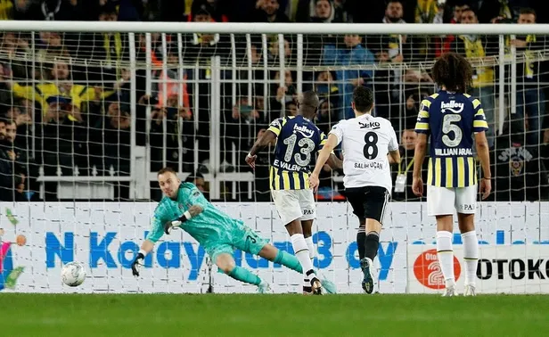 besiktas-fenerebahce-derbisi-sonrasi-harekeye-gecti-tffye-var-basvurusu-1680616810797.jpeg Beşiktaş, Fenerebahçe derbisi sonrası harekete geçti! TFF'ye 'VAR' başvurusu-3