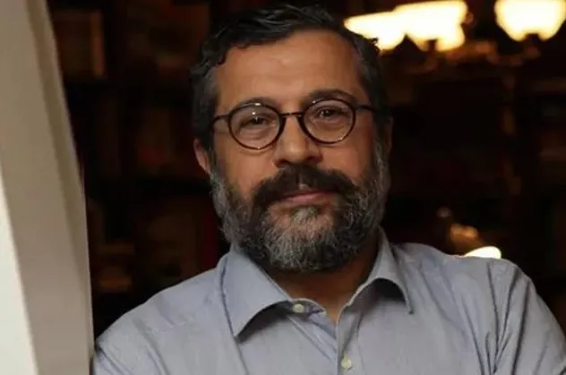 Soner Yalçın hem kendi hem de kronik muhalif medyanın "sahtekarlığını" gözler önüne serdi!