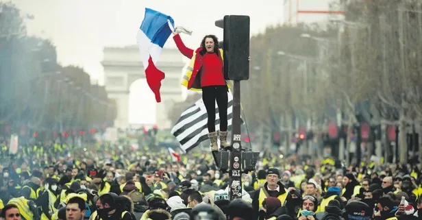 Fransa'da sokaklar karıştı! Paris'teki Şanzelize istilaya uğradı