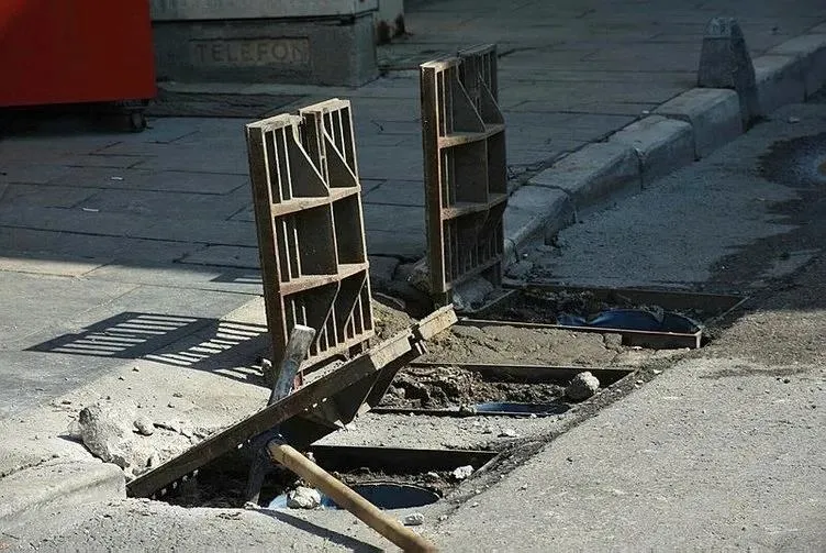 izmirde-2-kisi-elektrik-akimina-kapilarak-hayatini-kaybetmisti-yeni-gelisme-skandali-ortaya-cikardi-kablo-3-ay-1721111962555.jpeg İzmir'de 2 kişi elektrik akımına kapılarak hayatını kaybetmişti | Korkunç olayda yeni gelişme! Kablo 3 ay önce de açıktaymış-8