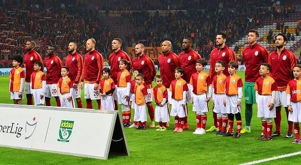Dev derbiye damga vuran pankart-2