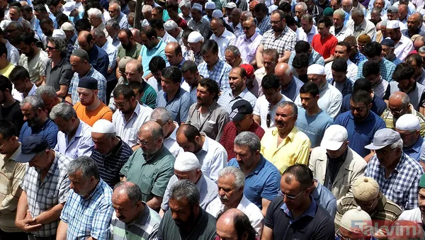 Nevşehir Nevşehir'de, Mursi için Fişekçi Camisinde gıyabi cenaze namazı kılındı.