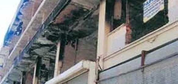 Ankara'daki Modern Çarşı'da çıkan yangında bir kişi öldü. Çarşı kullanılamaz hale geldi