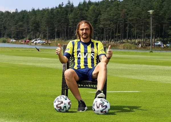son-dakika-fenerbahcede-flas-caner-erkin-karari-kadro-disi-kalmisti-1615467719478.jpg
