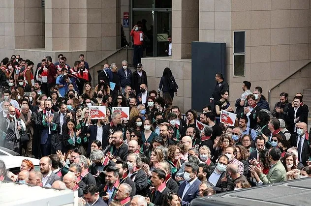 Küreselci Kavala'nın hesap vermesi CHP ve yandaşlarında hazımsızlık yaptı! İngiliz Reuters olay yerinde algı peşinde...
